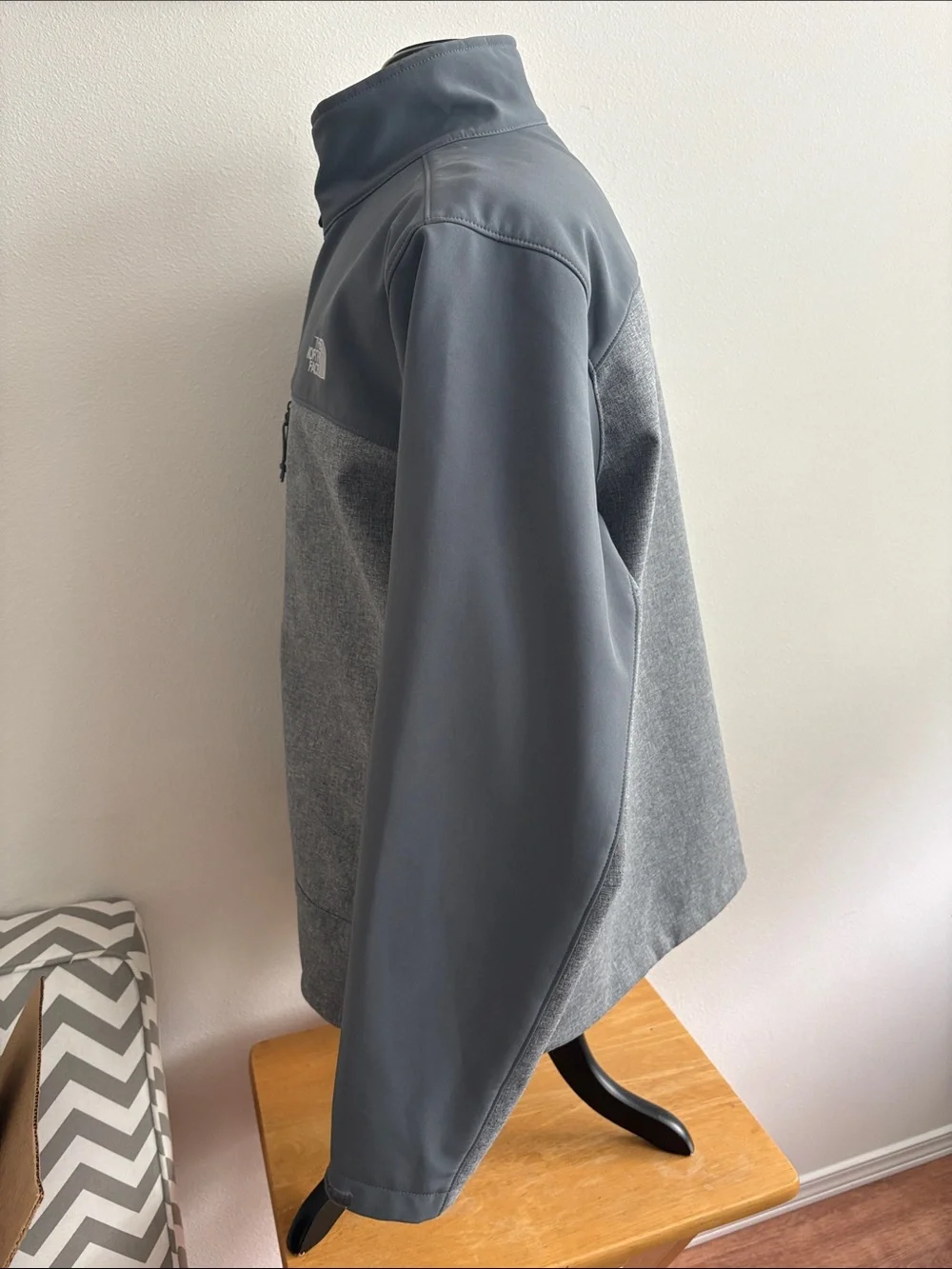 The North Face Men's Two-Tone Gray Softshell Jacket Size XL